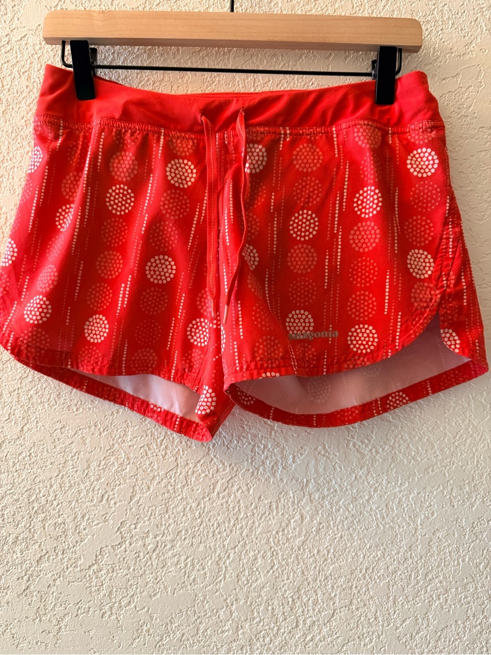 PATAGONIA Nine Trails Women’s Orange Coral Athletic Running Shorts 5” Sz Small